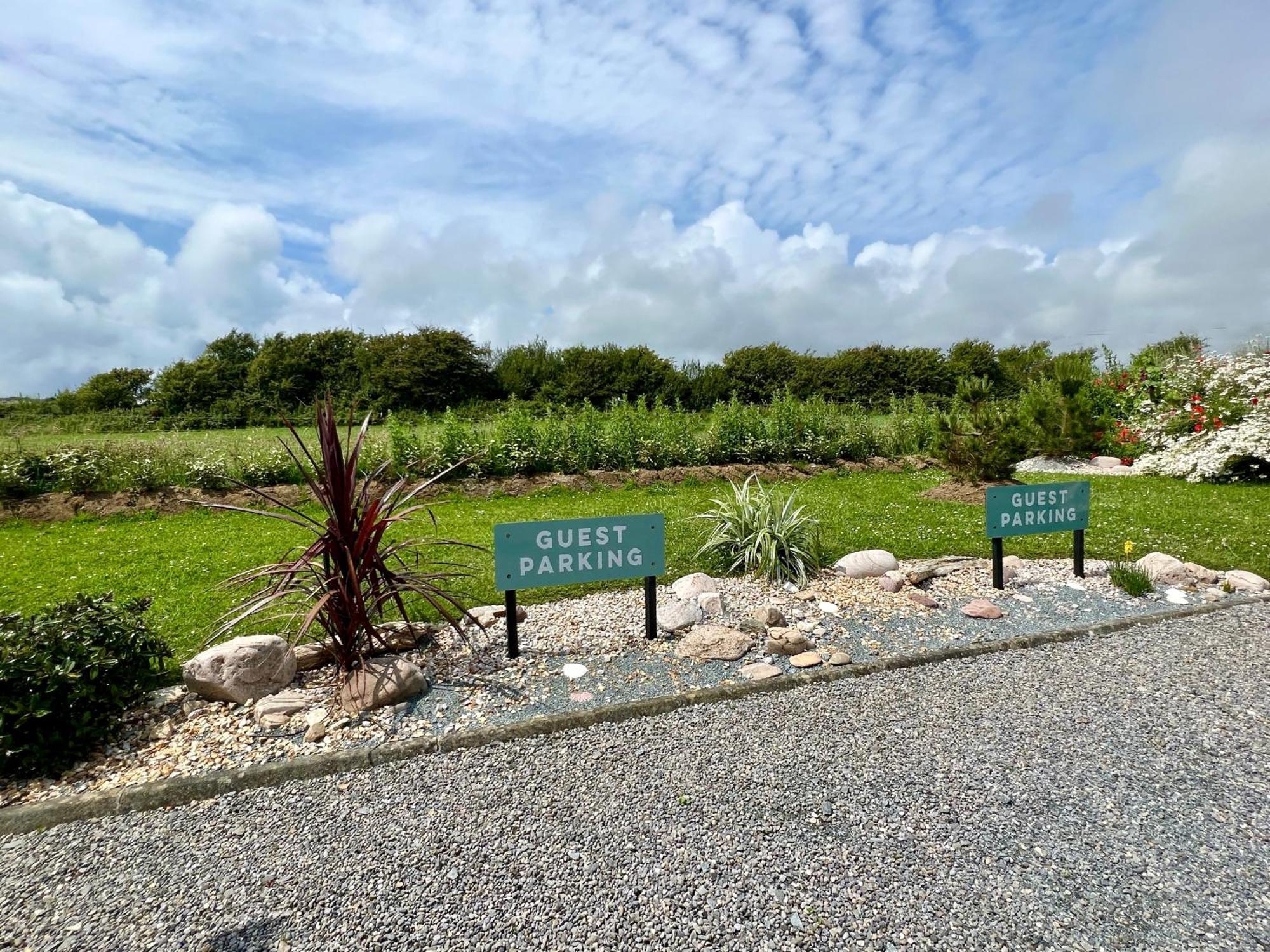 Thistledown Lodge Fethard on Sea Exterior photo